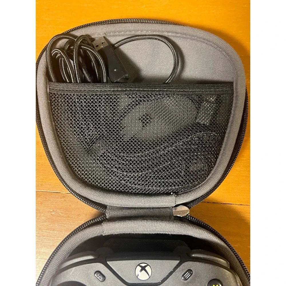 Razer Wolverine V2 Chroma Wired Gaming Controller Xbox Series X S PC RZ06-0401
